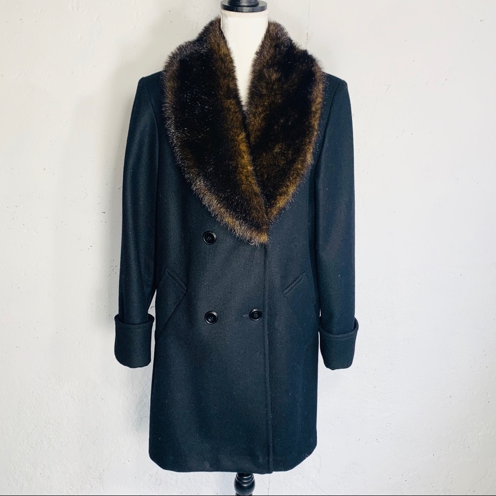 VINTAGE 100% Wool Coat with Furry Collar S…